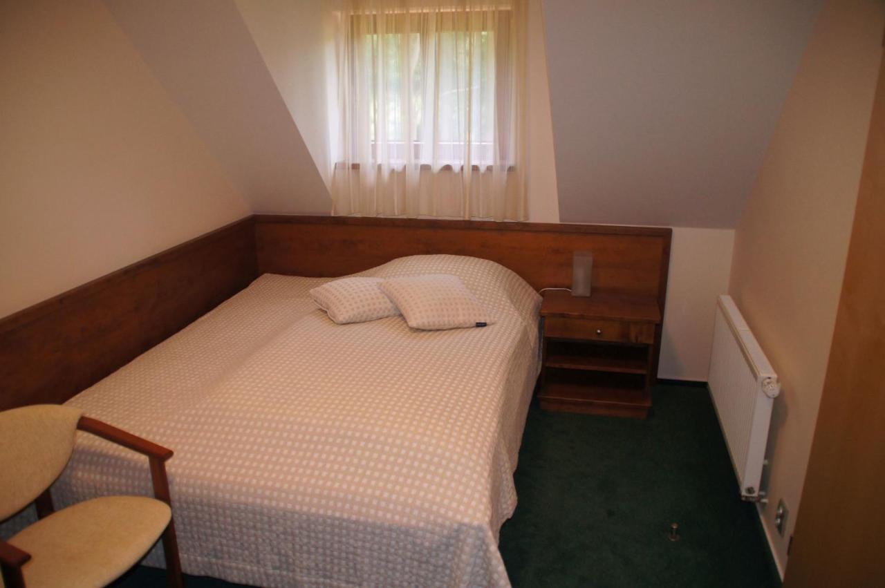 Hotel U Parku Горжовице Экстерьер фото