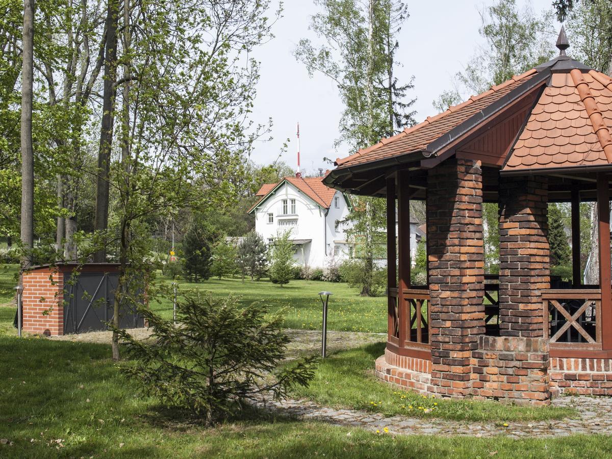 Hotel U Parku Горжовице Экстерьер фото